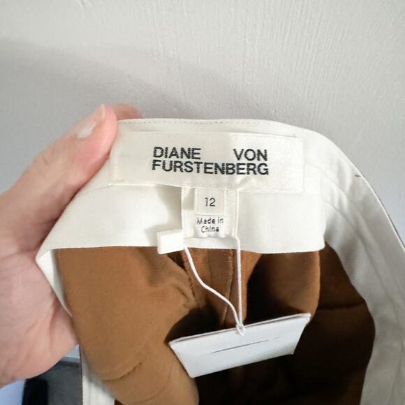 NWT Diane Von Furstenberg Brown Pleat Front Flare Pants 12 - Picture 5 of 6